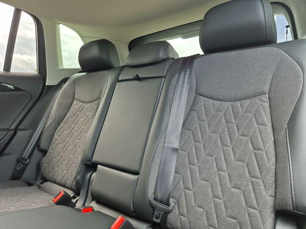 Volkswagen Tiguan Match Black #10