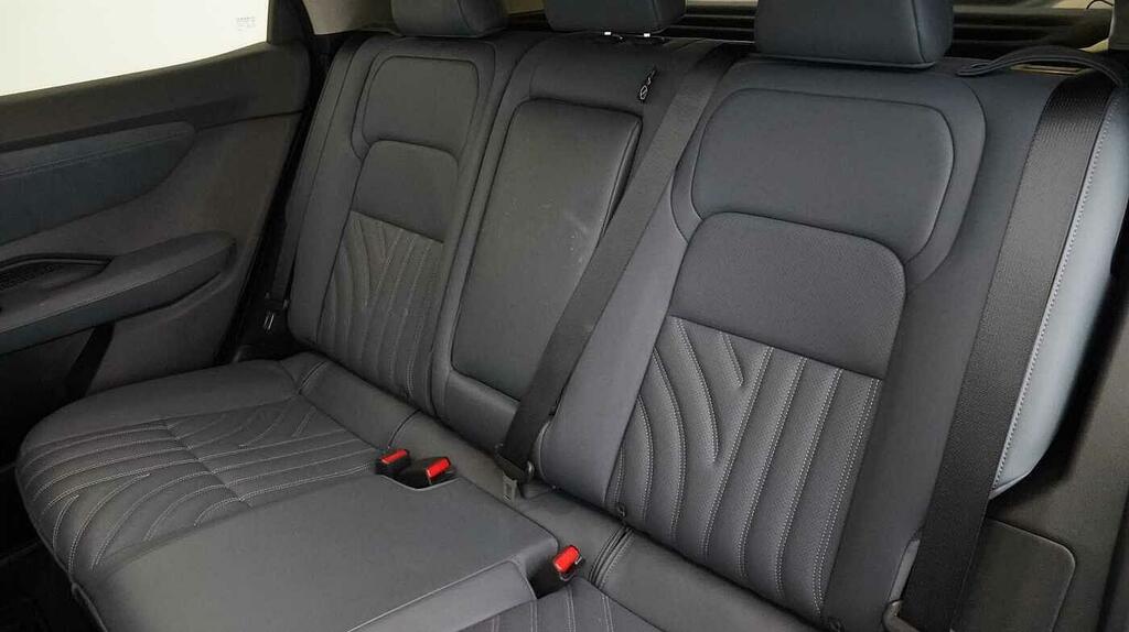 Nissan Ariya Advance Sky Pack 178Kw White #24