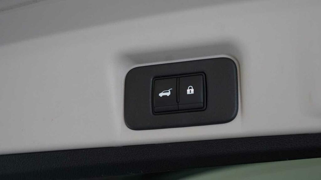 Nissan Ariya Advance Sky Pack 178Kw White #13