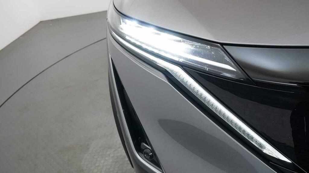 Nissan Ariya Advance Sky Pack 178Kw White #10