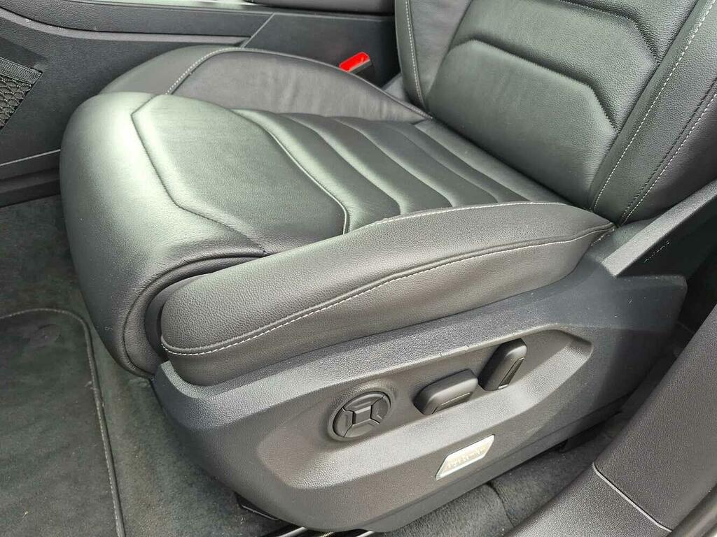 Volkswagen Touareg R-line Tech Plus Black #33