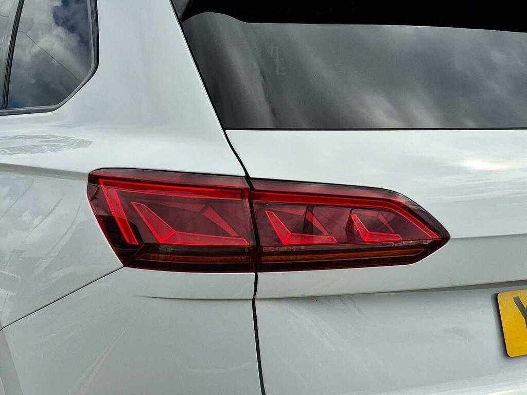 Volkswagen Touareg R-line Tech Plus Black #34
