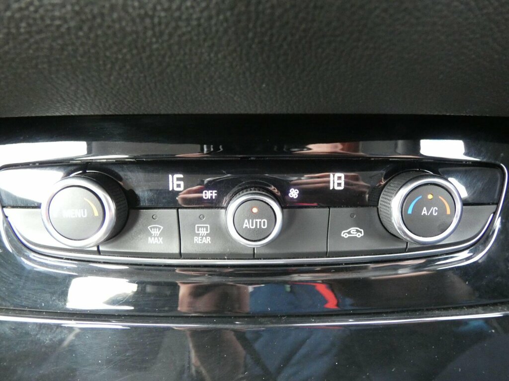 Vauxhall Grandland X 1.2 Turbo Tech Line Nav Blue #32
