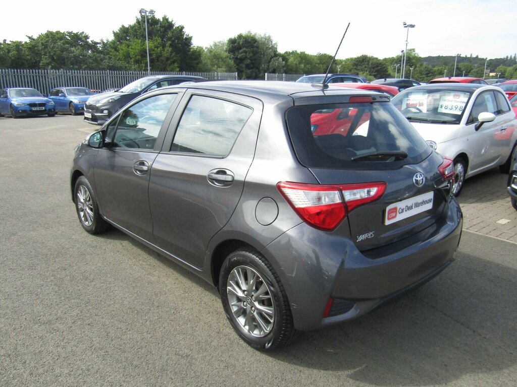 Toyota Yaris Vvt I Icon Tech Red #25