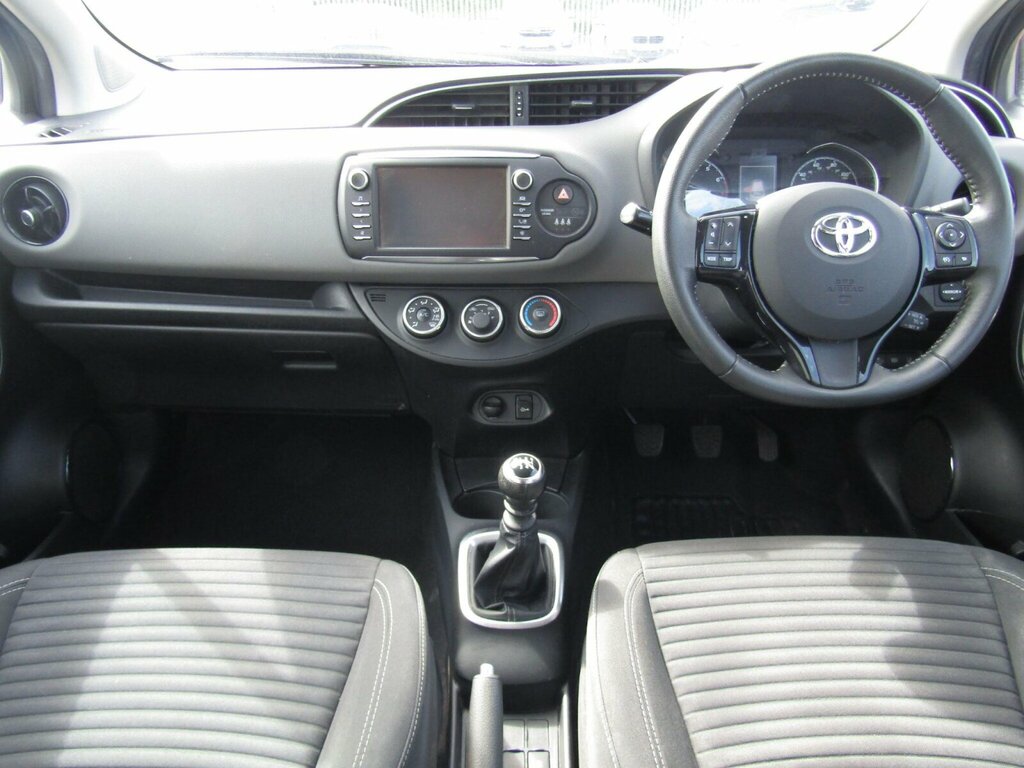 Toyota Yaris Vvt I Icon Tech Red #12