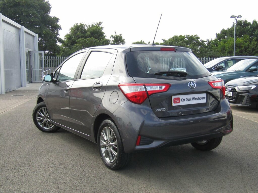 Toyota Yaris Vvt I Icon Tech Red #28