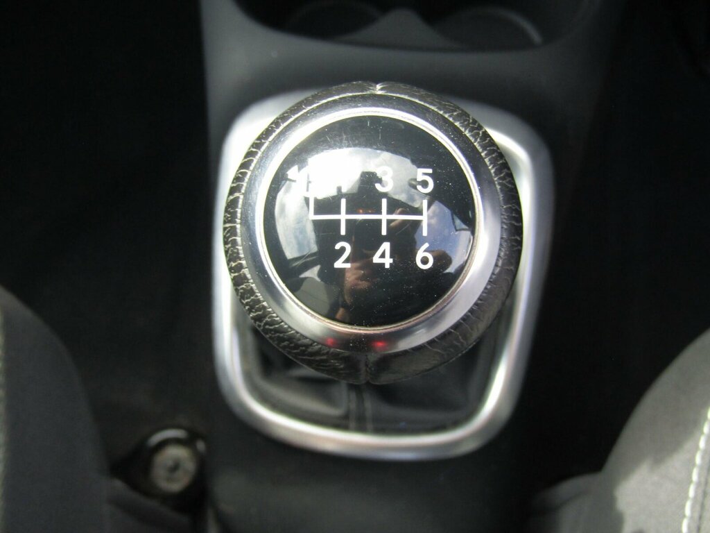 Toyota Yaris Vvt I Icon Tech Red #21