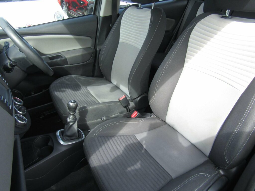 Toyota Yaris Vvt I Icon Tech Red #9
