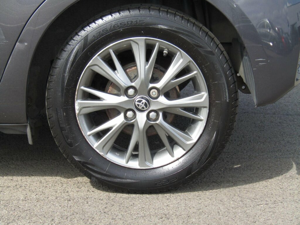 Toyota Yaris Vvt I Icon Tech Red #7