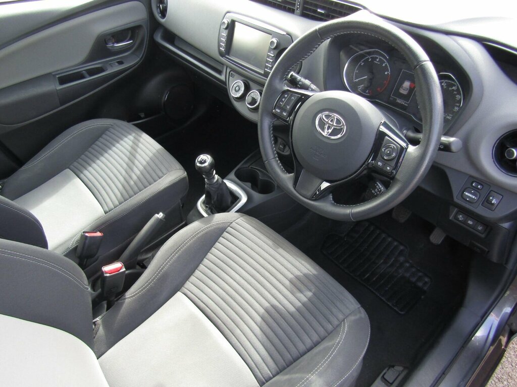 Toyota Yaris Vvt I Icon Tech Red #14