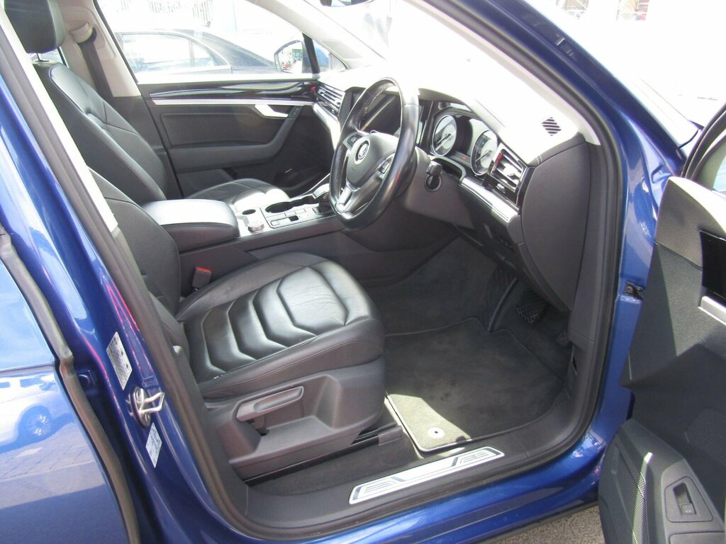 Volkswagen Touareg 3.0 V6 Tdi 4Motion R-line Tip Black #16