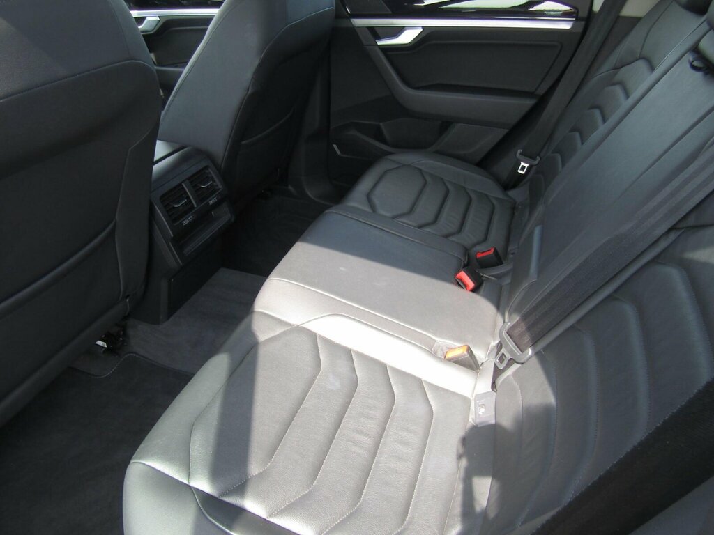 Volkswagen Touareg 3.0 V6 Tdi 4Motion R-line Tip Black #11