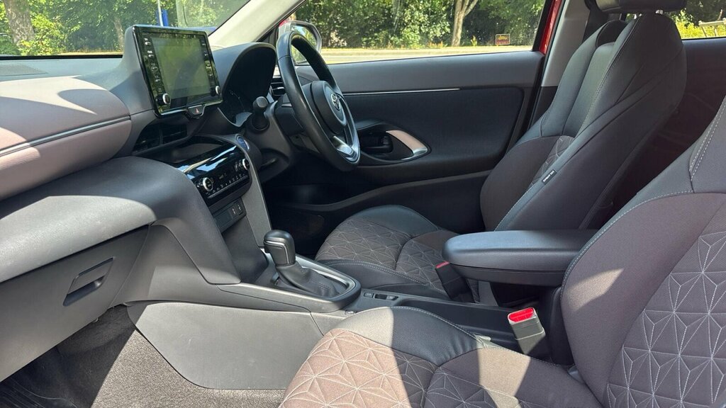 Toyota Yaris Cross 1.5 Vvt-h Excel E-cvt Euro 6 Ss Red #5