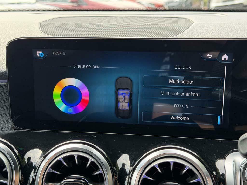 Mercedes-Benz GLB Class Glb 200 Amg Line Premium 7G-tronic White #30