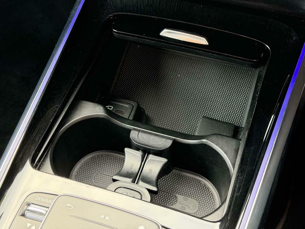 Mercedes-Benz GLB Class Glb 200 Amg Line Premium 7G-tronic White #18