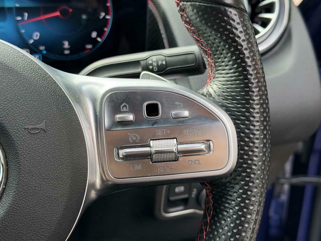 Mercedes-Benz GLB Class Glb 200 Amg Line Premium 7G-tronic White #20