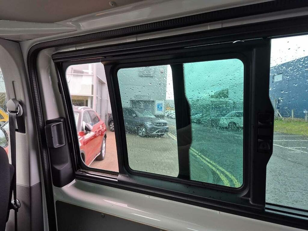 Volkswagen Transporter T28 Panel Van Highline Swb 110 Ps 2.0 Tdi 5Sp Manu White #17