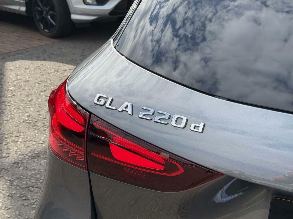 Mercedes-Benz GLA Class 1.3 Gla250e 15.6Kwh Amg Line Executive Suv P Grey #34