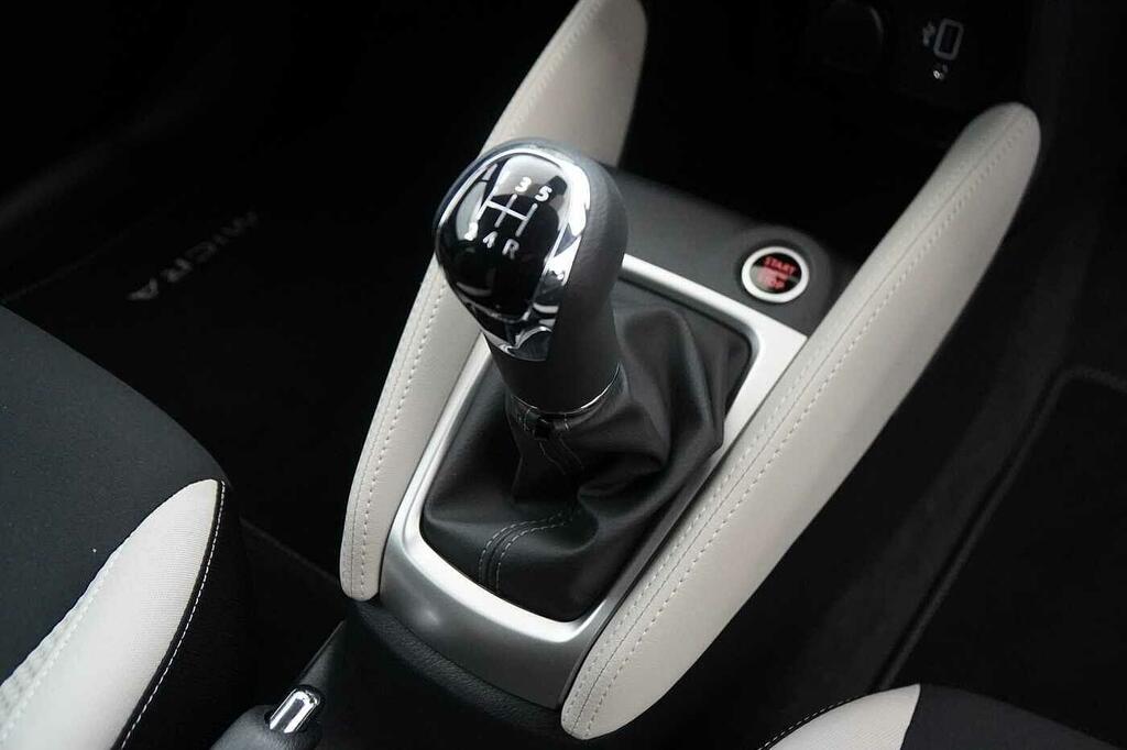 Nissan Micra Micra Acenta Ig-t Cvt Grey #31