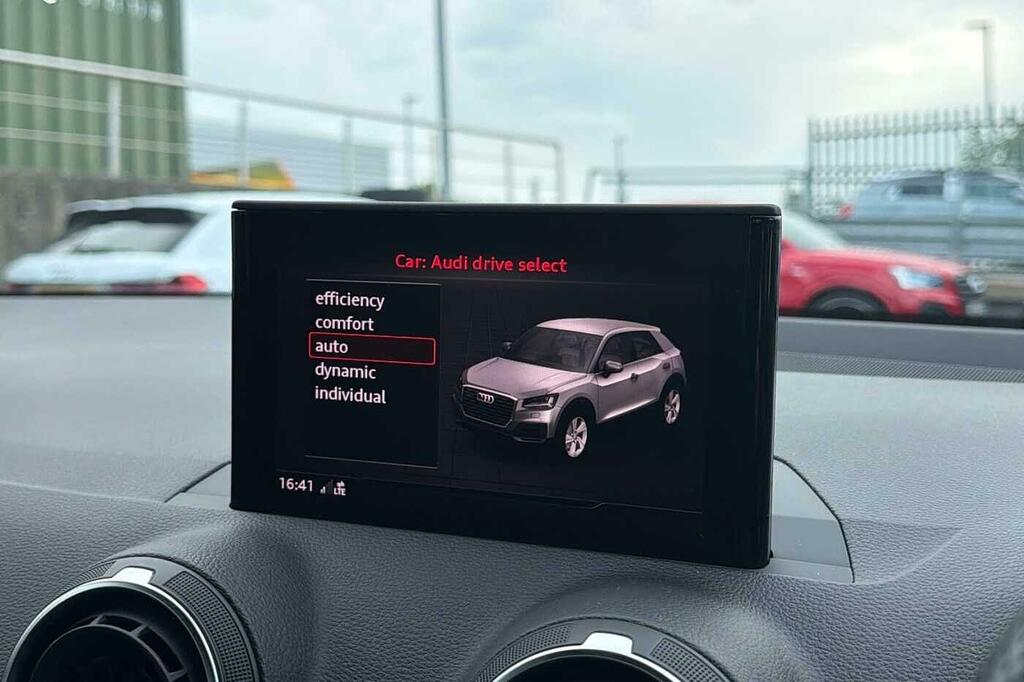 Audi Q2 Audi Estate 30 Tdi Sport White #36