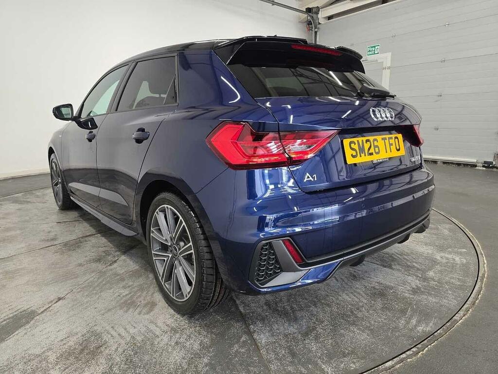 Audi A1 1.0 Tfsi 25 S Line Sportback S Tronic Green #3