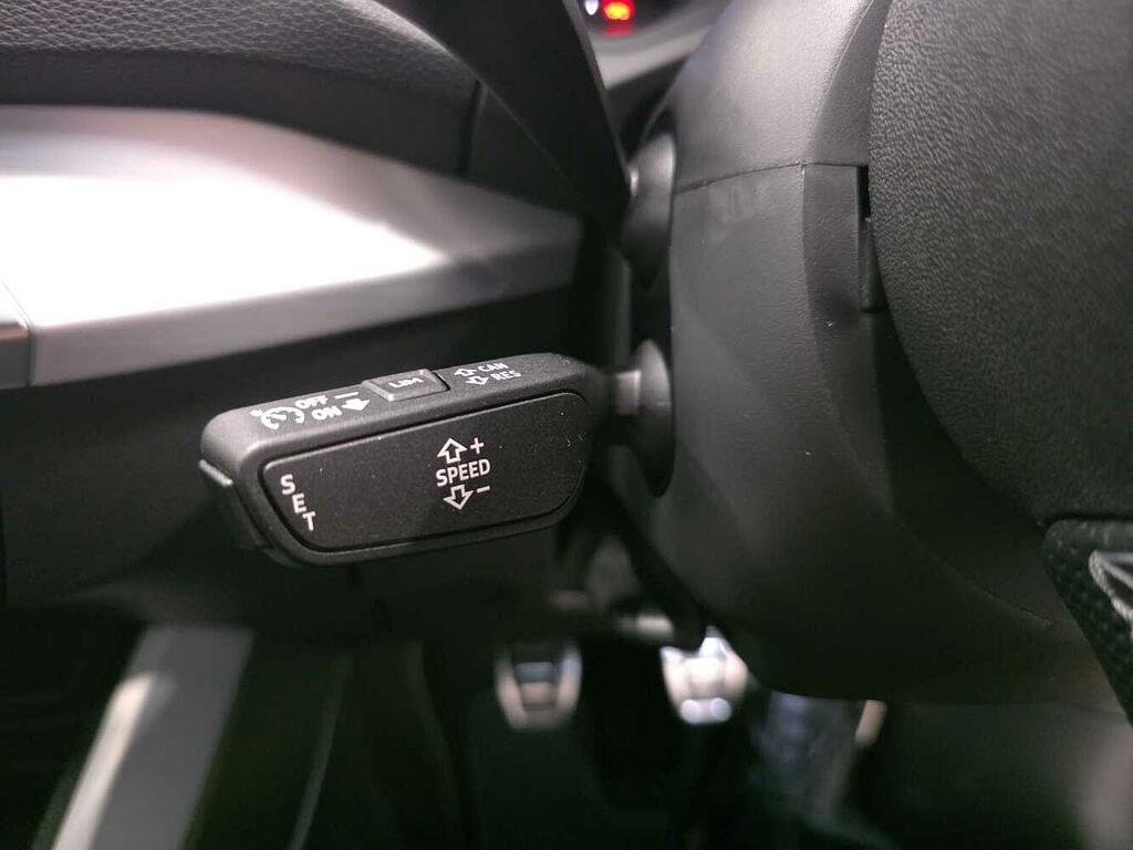 Audi Q2 Audi Q2 Sport 35 Tfsi 150 Ps S Tronic Grey #38