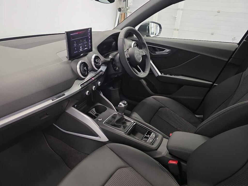 Audi Q2 Audi Q2 Sport 35 Tfsi 150 Ps S Tronic Grey #2