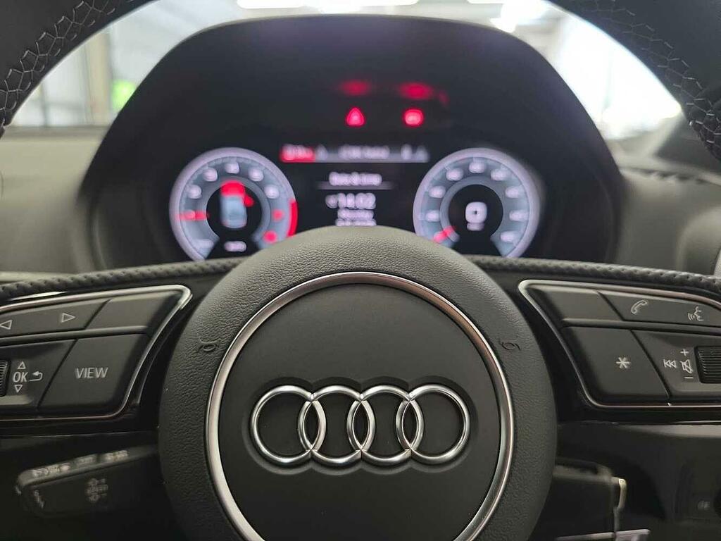Audi Q2 Audi Q2 Sport 35 Tfsi 150 Ps S Tronic Grey #35