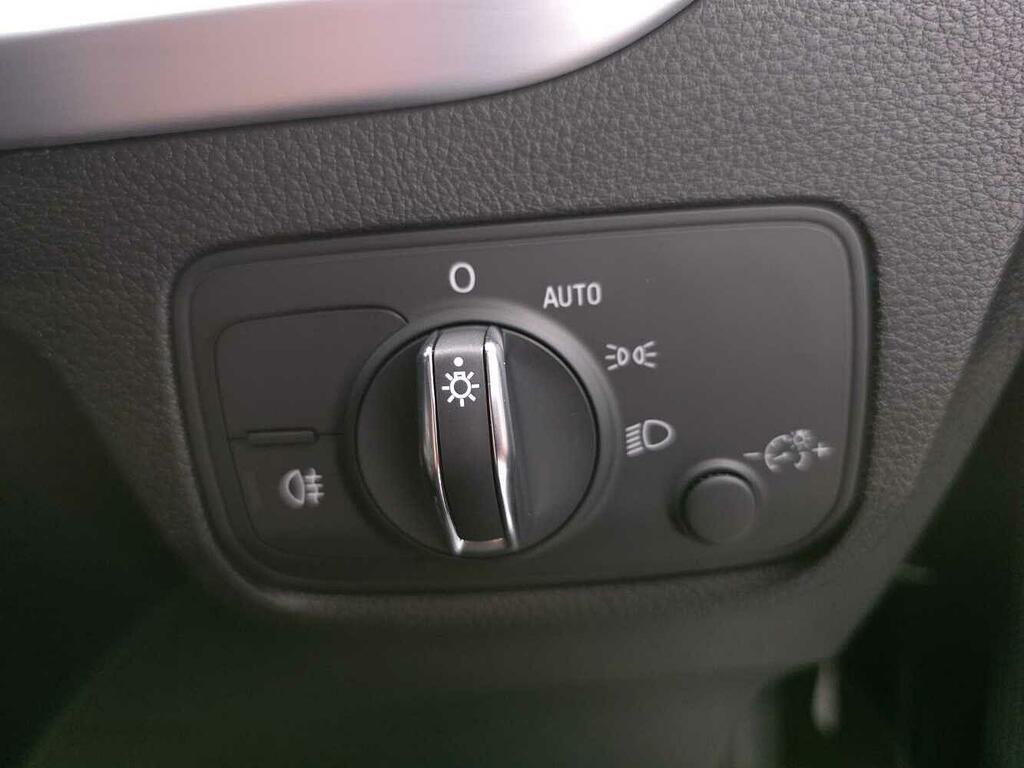 Audi Q2 Audi Q2 Sport 35 Tfsi 150 Ps S Tronic Grey #32