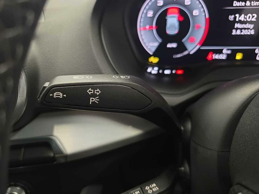 Audi Q2 Audi Q2 Sport 35 Tfsi 150 Ps S Tronic Grey #36