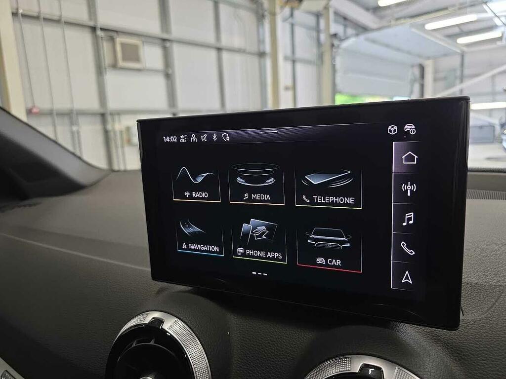Audi Q2 Audi Q2 Sport 35 Tfsi 150 Ps S Tronic Grey #40