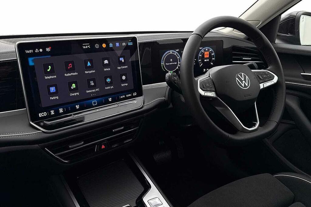 Volkswagen Passat 1.5 Tsi Ehybrid Elegance Dsg Black #2