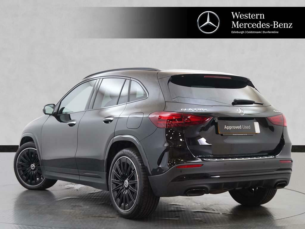 Mercedes-Benz GLA Class Gla 220 D 4Matic Amg Line Premium Plus Black #2