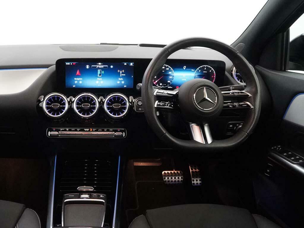 Mercedes-Benz GLA Class Gla 220 D 4Matic Amg Line Premium Plus Black #5
