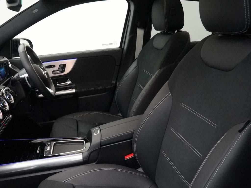 Mercedes-Benz GLA Class 180 Sport Edition 2025 #40