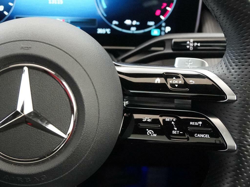 Mercedes-Benz GLC Class Glc 300 4Matic Amg Line Premium Plus 9G-tronic Black #28