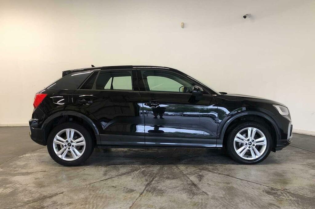 Audi Q2 Sport 30 Tfsi 110 Ps 6-Speed Black #4
