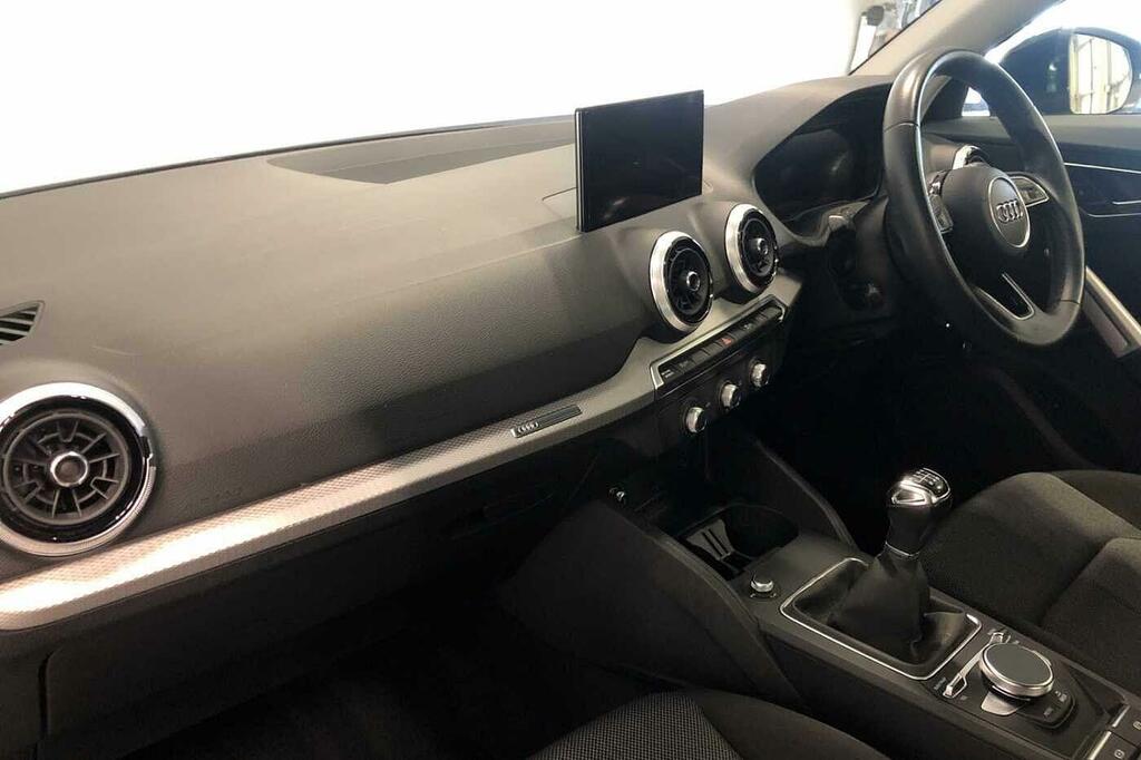 Audi Q2 Sport 30 Tfsi 110 Ps 6-Speed Black #2