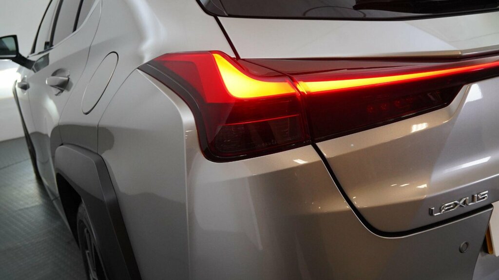 Lexus UX 2.0 Premium Sport Edition Suv Hybrid E- White #35