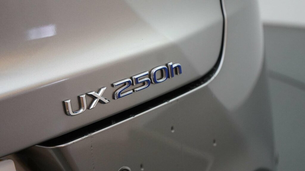 Lexus UX 2.0 Premium Sport Edition Suv Hybrid E- White #38