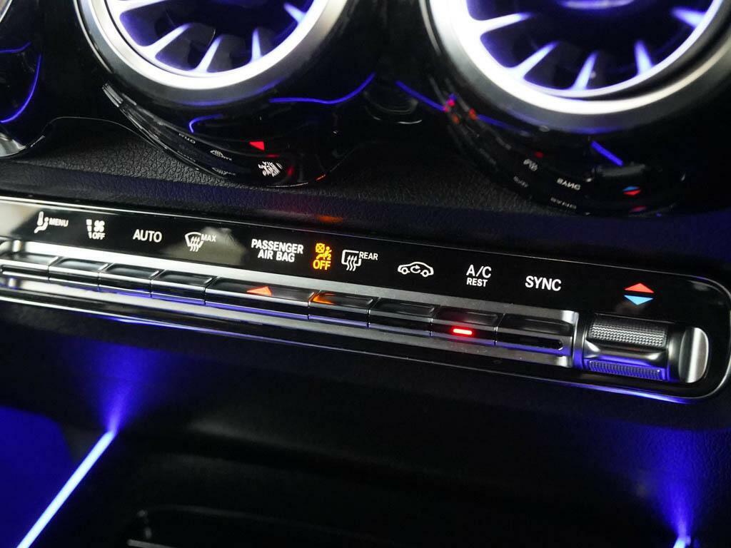 Mercedes-Benz GLB Class 220D 4Matic Amg Line Premium 8G-tronic Black #26