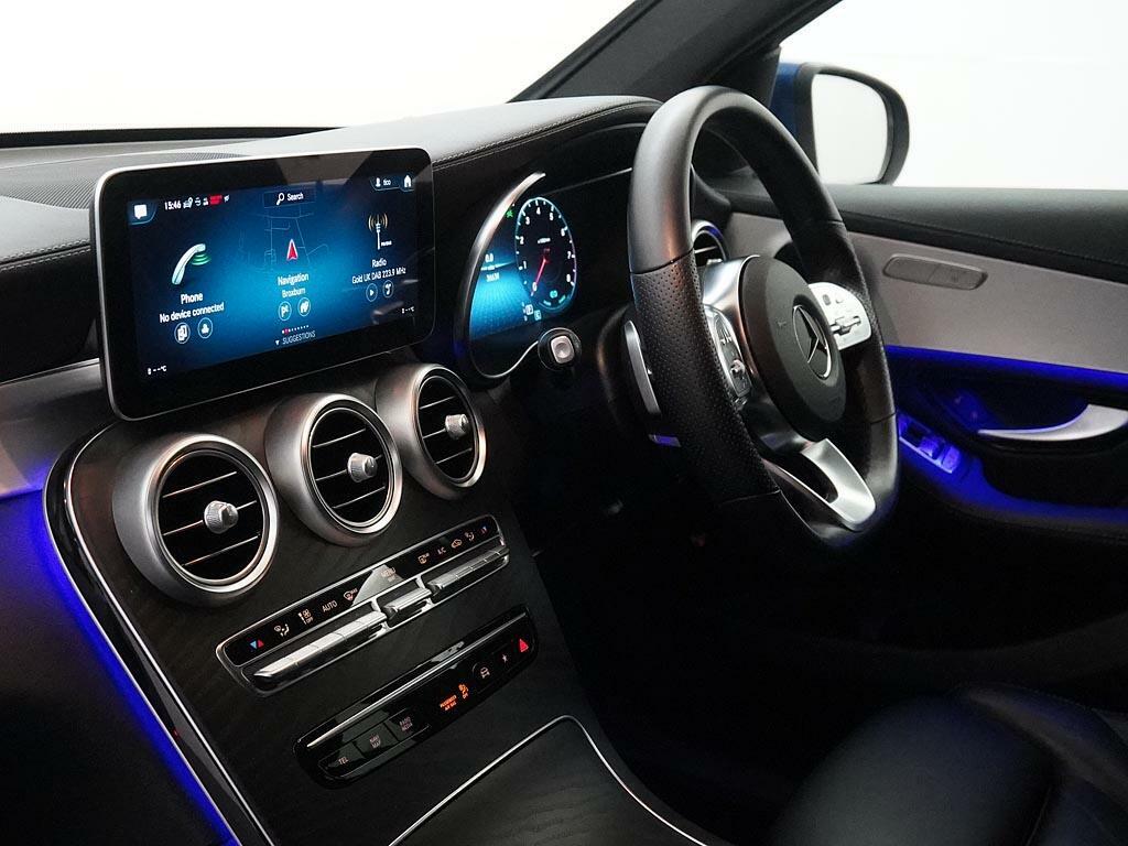 Mercedes-Benz GLC Class 2.0 Glc220d Amg Line Premium G-tronic 4Matic White #3