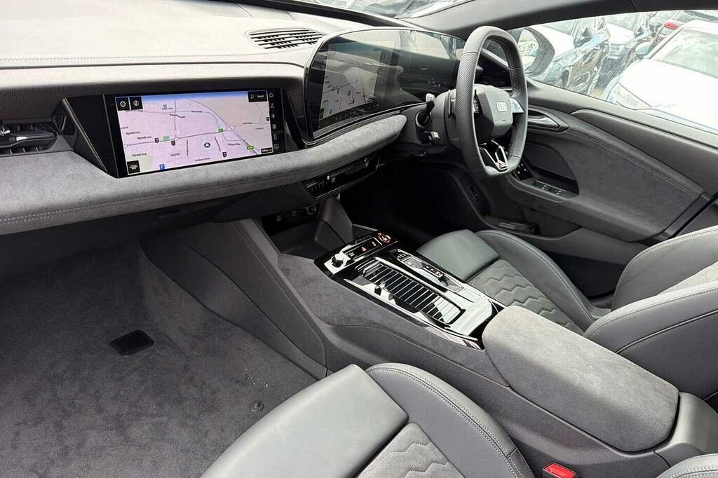 Audi A6 Edition 1 E-tron Performance 270,00 Kw White #2