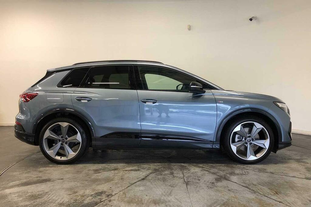 Audi Q4 E Tron Q4 Black Edition 55 E-tron Quattro 250,00 Kw Blue #4