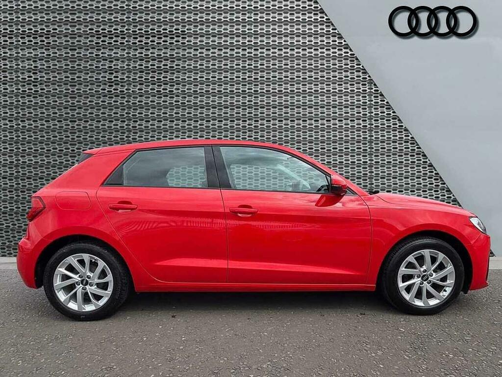 Audi A1 Sport 25 Tfsi 95 Ps 5-Speed SK22YXE Red #4