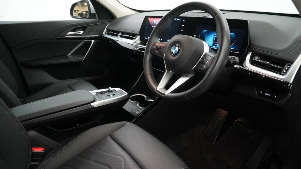 BMW X1 1.5 20I Mht Xline Suv Hybrid Dct Sdrive Black #6