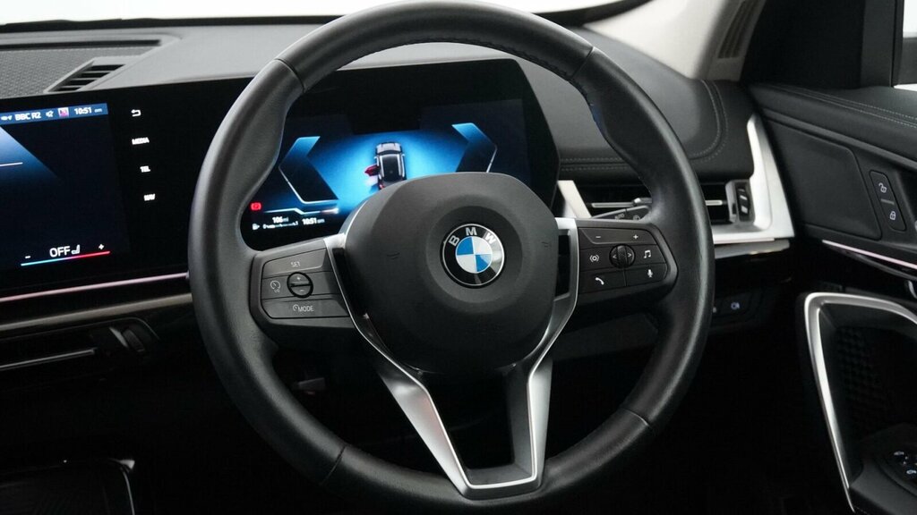 BMW X1 1.5 20I Mht Xline Suv Hybrid Dct Sdrive Black #5