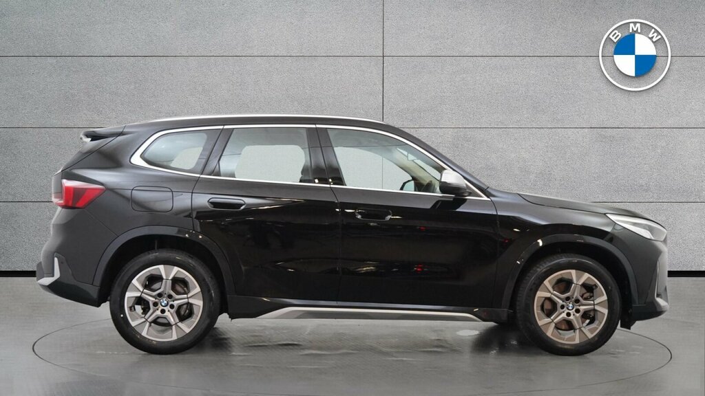BMW X1 1.5 20I Mht Xline Suv Hybrid Dct Sdrive Black #3