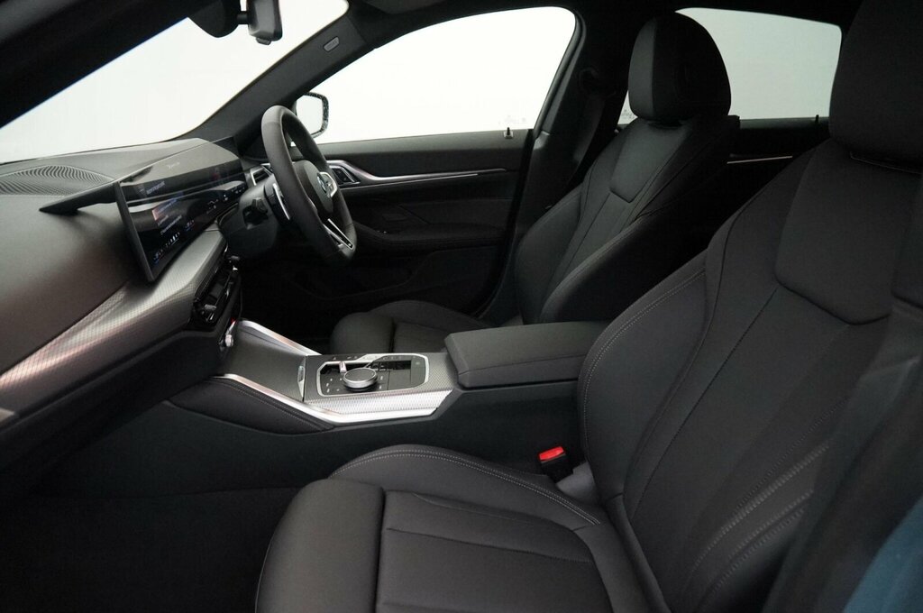 BMW 4 Series M440i Xdrive Convertible Red #29