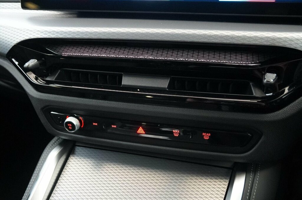 BMW 4 Series M440i Xdrive Convertible Red #35